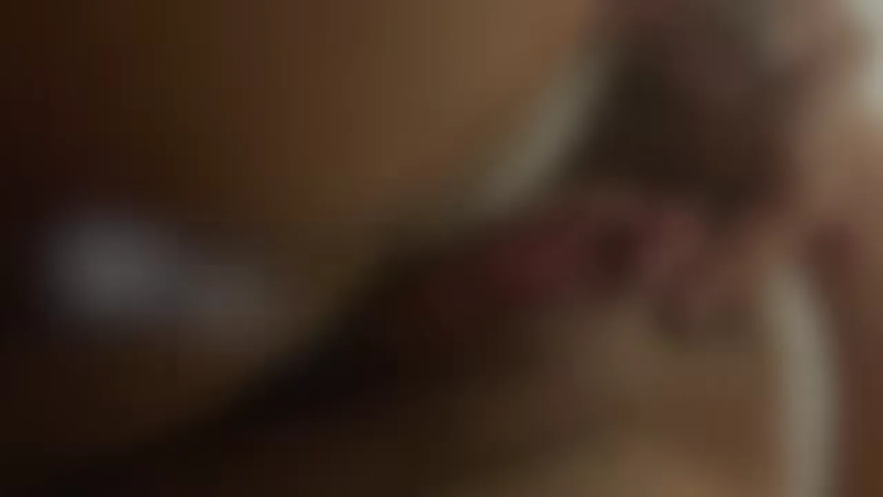 Amateur Wife - Betrogener Mann saubert Fremdgänger-Creampie von