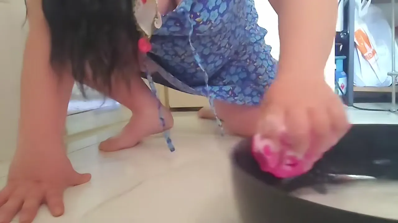 Turkish - I caught my stepsister cleaning